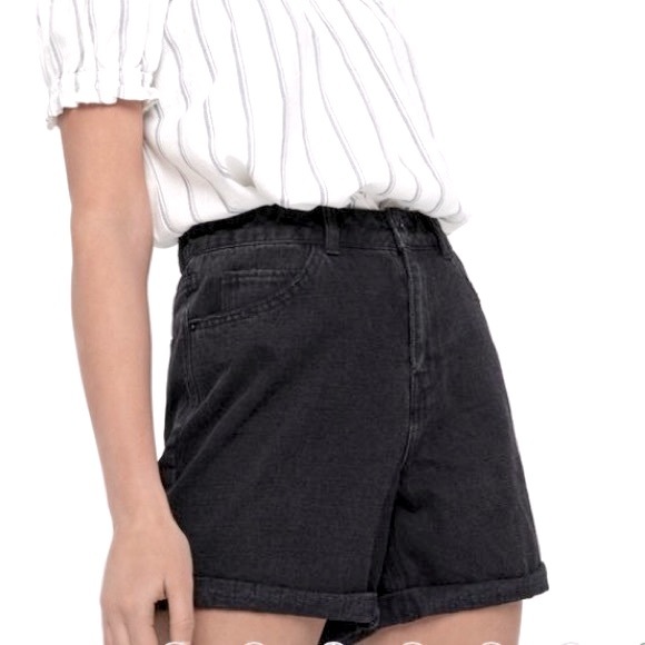 Vero Moda Nineteen High Waist Loose Shorts - Picture 1 of 10